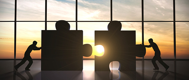 Share trading platform Ausiex will purchase fixed-income provider FIIG by the middle of the year.